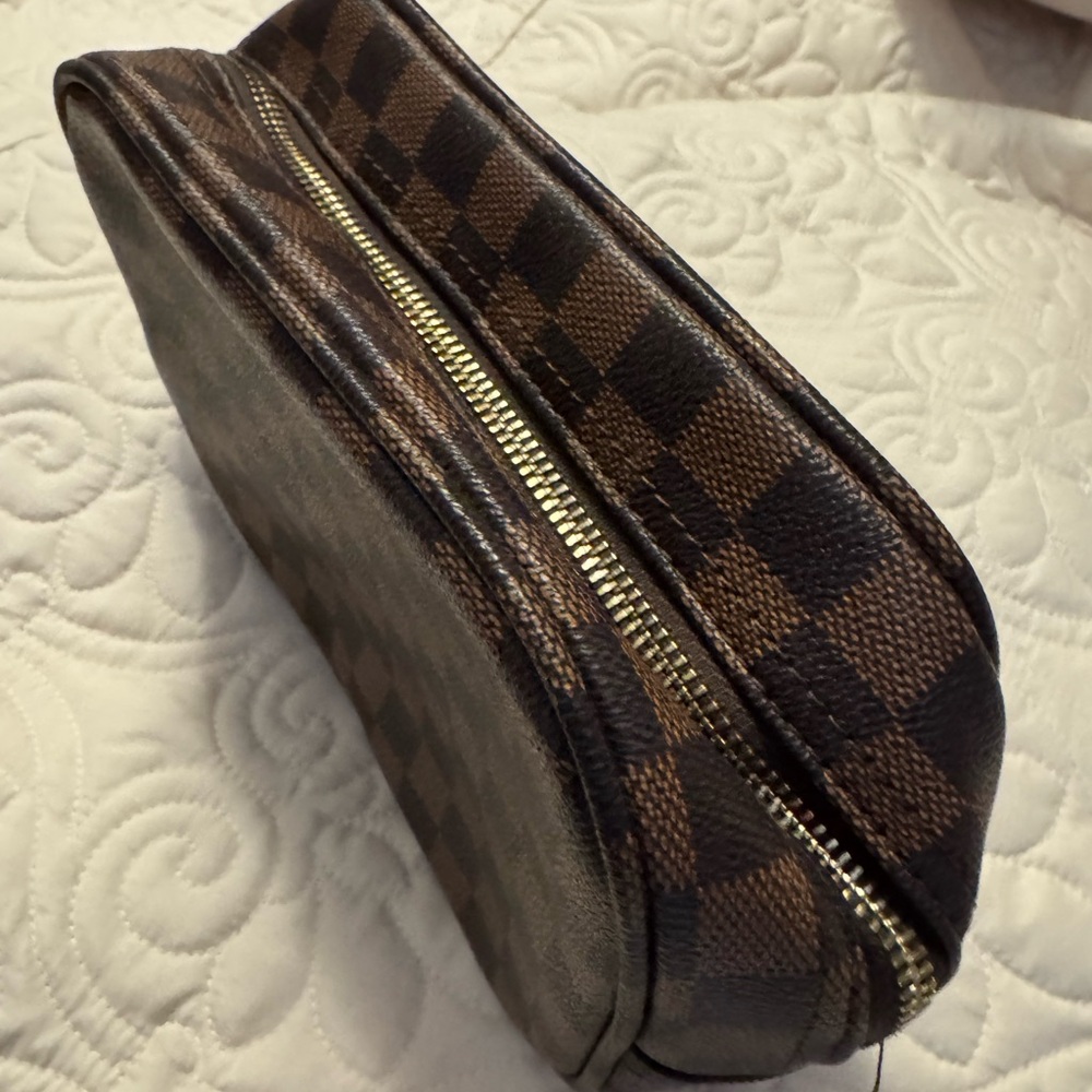 Women’s Checkered Canvas Travel Pouch - Brown